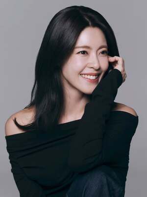 【フォト】イ・ユンジ、魅惑的なムード…新プロフィール写真公開