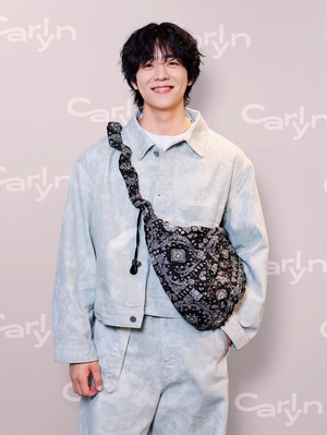 チェ・ジョンヒョプが大阪訪問、魅力的なほほ笑みにファンうっとり