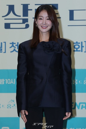 【フォト】イ・シヨン、離婚後初の作品は『サロン・ド・ホームズ』