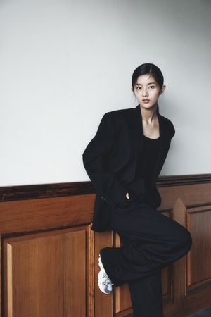 【フォト】シン・ウンス、成熟し深まる魅力…清純＆堂々とした新プロフィール写真