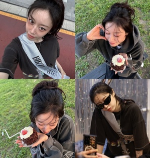 T-ARAジヨン、離婚後初めて迎えた誕生日…幸せそうなほほ笑み浮かべハートのポーズ