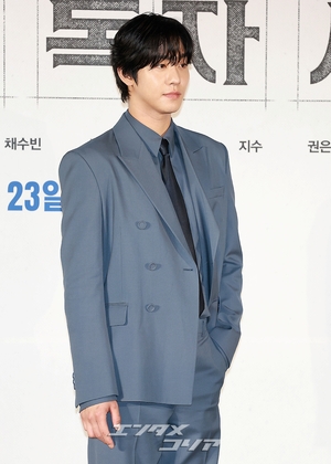 【フォト】アン・ヒョソプ、ファンのハートを刺激するステキな姿