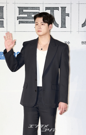 【フォト】ソフトなカリスマ漂うシン・スンホ