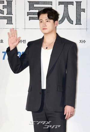 【フォト】ソフトなカリスマ漂うシン・スンホ