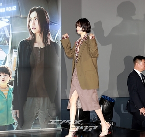 【フォト】華やかなスタイリングが目を引くナナ