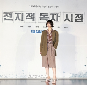 【フォト】華やかなスタイリングが目を引くナナ