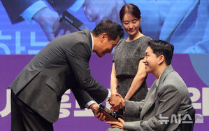 【フォト】ENHYPEN＆Hearts2Heartsら、ソウル特別市広報大使任命式に出席したスターたち