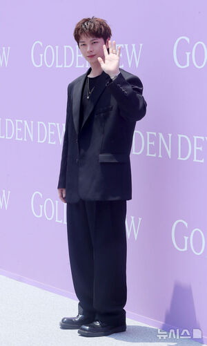 【フォト】ユク・ソンジェ、女心を刺激する「ほっぺハート」