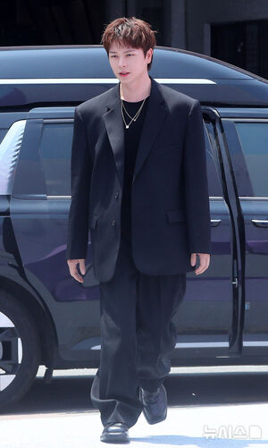 【フォト】ユク・ソンジェ、女心を刺激する「ほっぺハート」