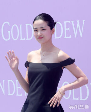 【フォト】黒をまとったキム・テリ、宝石より輝く瞬間