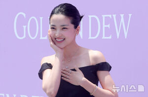 【フォト】黒をまとったキム・テリ、宝石より輝く瞬間