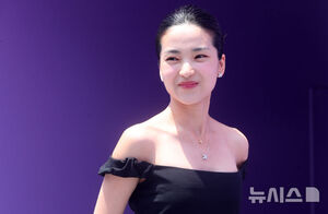 【フォト】黒をまとったキム・テリ、宝石より輝く瞬間