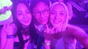 S.E.S.バダがSM離れたイ・スマンの近況報告、ユジンの姿も 「先生、ありがとう」