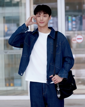 【フォト】イ・ドヒョン、スタイリッシュなデニムコーデでミラノに出発