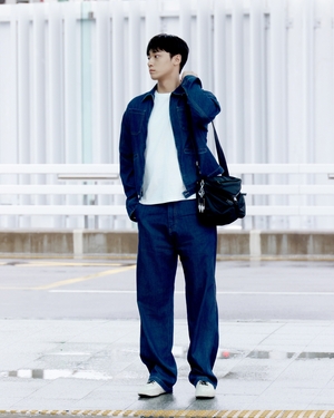 【フォト】イ・ドヒョン、スタイリッシュなデニムコーデでミラノに出発
