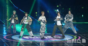 【フォト】aespa＆ILLIT＆Hearts2Heartsら、「MyK FESTA」K-POPコンサートに出演したスターたち