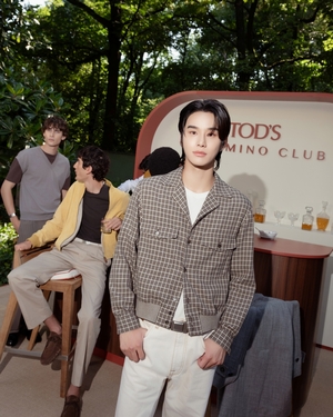 【フォト】Tod’sのアンバサダー務めるNCTジョンウ、高級感があって洗練された装い