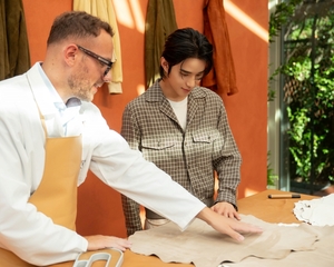 【フォト】Tod’sのアンバサダー務めるNCTジョンウ、高級感があって洗練された装い