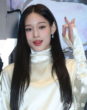 【フォト】「新世界会長の娘」アニーがアイドルデビュー…シック＆セクシーで別格の雰囲気