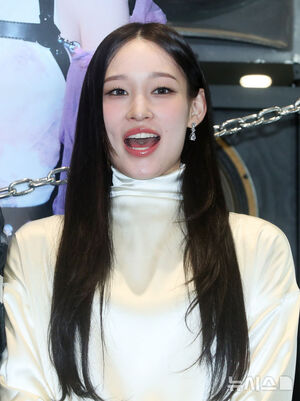 【フォト】「新世界会長の娘」アニーがアイドルデビュー…シック＆セクシーで別格の雰囲気