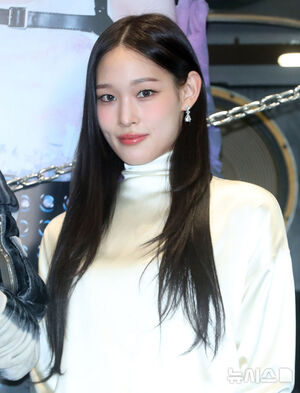 【フォト】「新世界会長の娘」アニーがアイドルデビュー…シック＆セクシーで別格の雰囲気