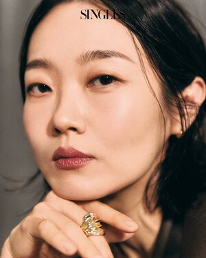 【フォト】「千の顔を持つ女優」イ・ボンリョン　新たな魅力のグラビア公開