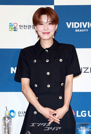 【フォト】「美しい女性お笑いタレント」チャン・ドヨン登場