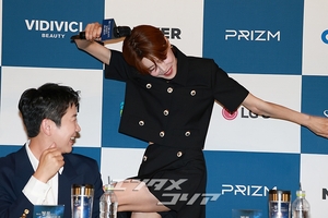 【フォト】「美しい女性お笑いタレント」チャン・ドヨン登場