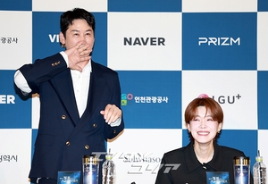 【フォト】クァク・ジュンビン、シン・ドンヨプのほっぺにキス