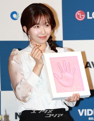 【フォト】クム・ヘナ＆ユン・ガイ、強烈だったり清純だったり