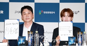 【フォト】ポーズを取る前年の受賞者たち＝青龍シリーズ・アワード