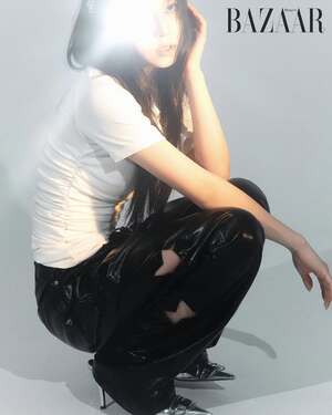 【フォト】NMIXX「末っ子ライン」ジウ＆ギュジン　キッチュでファンタスティックなムード