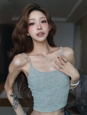 「故チェ・ジンシルさんの娘」チェ・ジュニ、骨盤壊死の苦悩を訴える 「骨が腐っている」