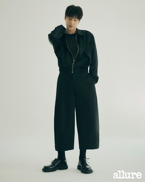 【フォト】『いつかは賢いレジデント生活』出演のチョン・ジュンウォン、多彩なムード