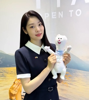 キム・ヨナ、夫コ・ウリム除隊後一段と明るくなった顔…上品な美しさ