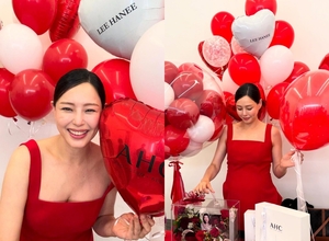 42歳イ・ハニ 第二子は妊娠31週目に…赤いワンピースで臨月姿披露