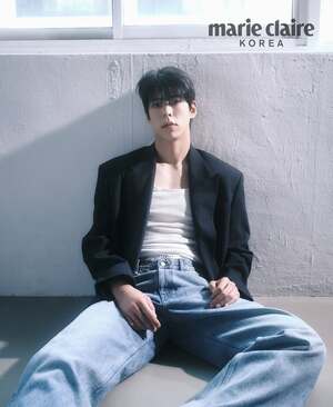 【フォト】チェ・ウソン、青春映画のワンシーンのような姿