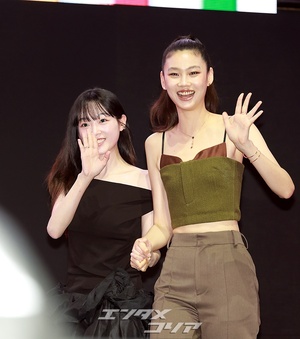 【フォト】『イカゲーム』チョン・ホヨン＆イ・ユミ「再会したセビョクとジヨン」