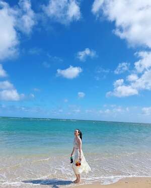 【フォト】故イ・ソイさん、ハワイで幸せそうなひとときを過ごす生前の姿