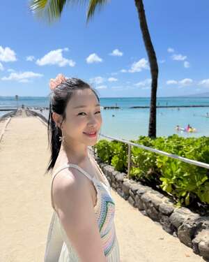 【フォト】故イ・ソイさん、ハワイで幸せそうなひとときを過ごす生前の姿