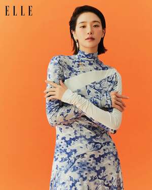 【フォト】パク・ギュヨン「ピンクガード」の服脱ぎ清純＆エレガントに