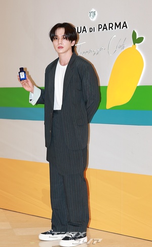 【フォト】ほほ笑むユ・スンホ、穏やかなビジュアル