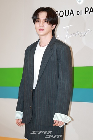 【フォト】ほほ笑むユ・スンホ、穏やかなビジュアル