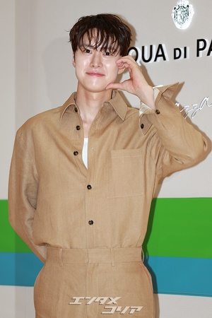 【フォト】コンミョン、キュートな大型犬のようなビジュアルでスイートなほほ笑み