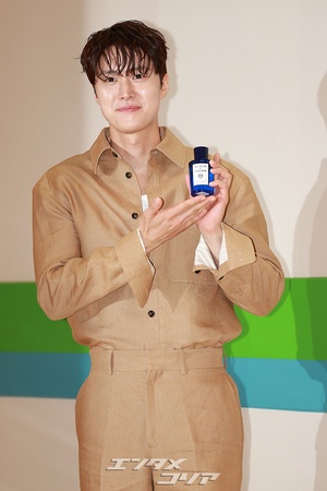 【フォト】コンミョン、キュートな大型犬のようなビジュアルでスイートなほほ笑み