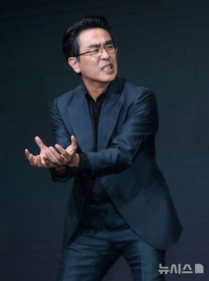 【フォト】リュ・スンリョン＆イム・スジョンら、『パイン　ならず者たち』のキャストたち