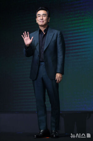 【フォト】リュ・スンリョン＆イム・スジョンら、『パイン　ならず者たち』のキャストたち