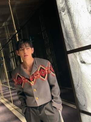 【フォト】防弾少年団Vが「CELINE」のショーに出席、まさに絶頂のビジュアル