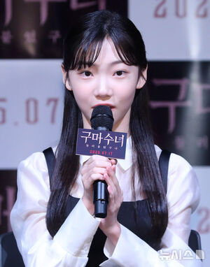 【フォト】ポーズする『駆魔修道女』の主役たち