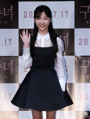 【フォト】ポーズする『駆魔修道女』の主役たち